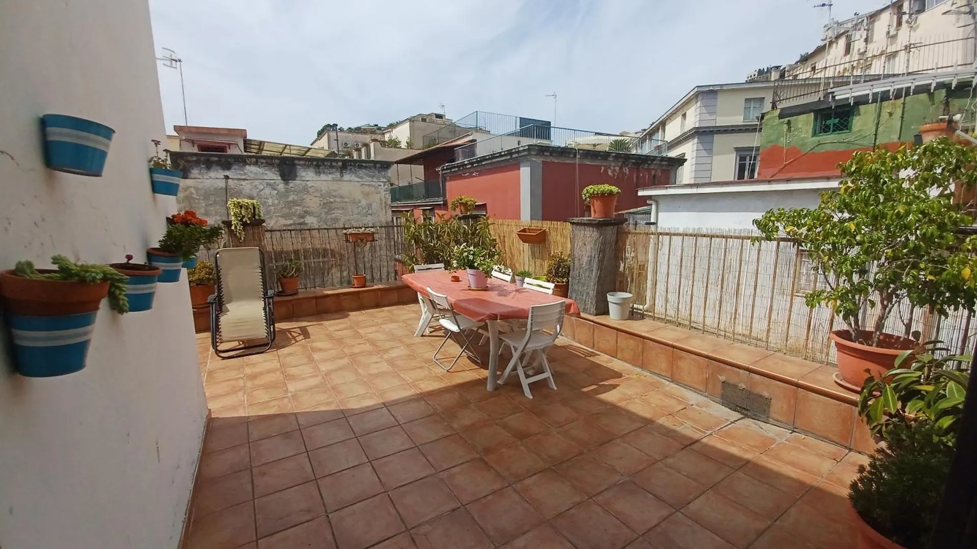 アパート Una Terrazza Su Napoli Centro イタリア